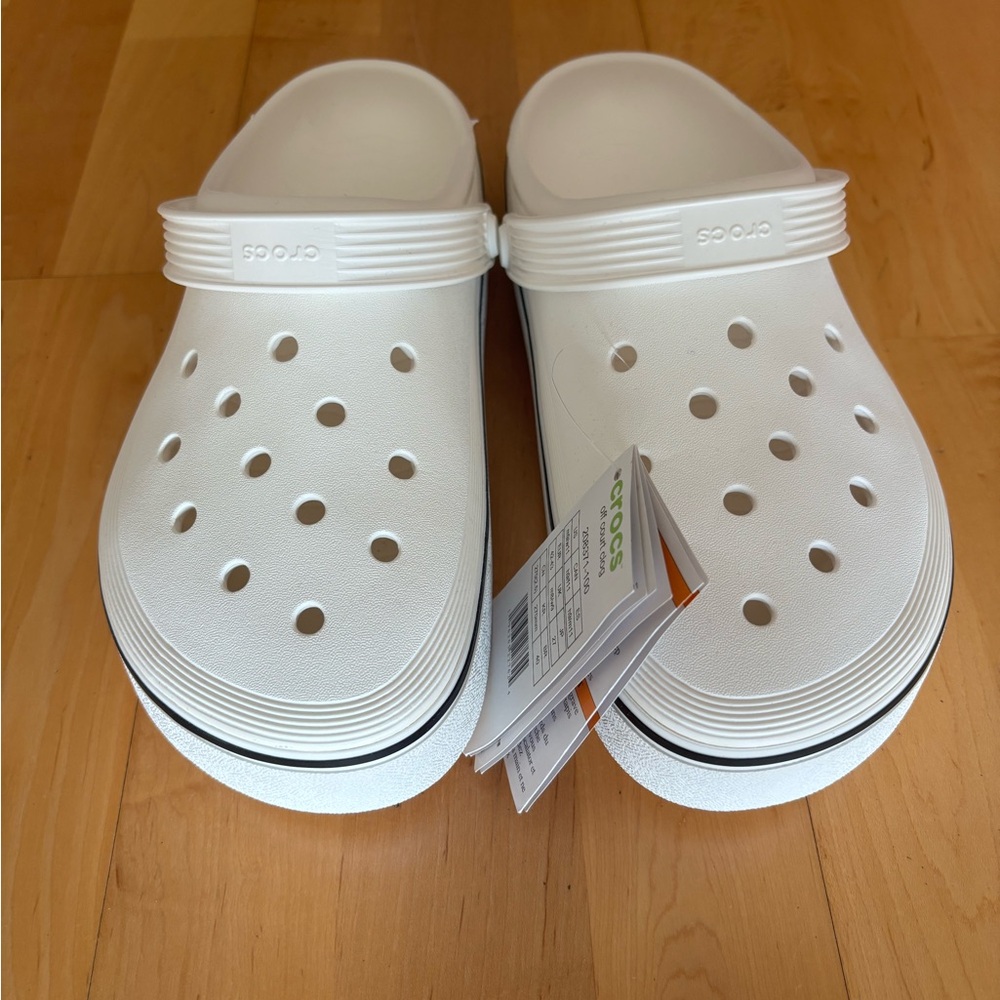 CROCS OFF COURT CLOG White mens size 9 womens 11 new with tags